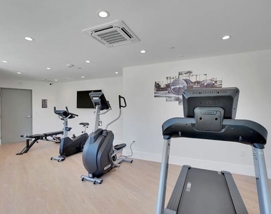 14419 Riverside Drive - Photo Thumbnail 29