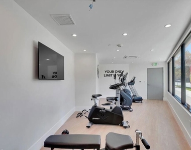 14419 Riverside Drive - Photo Thumbnail 30