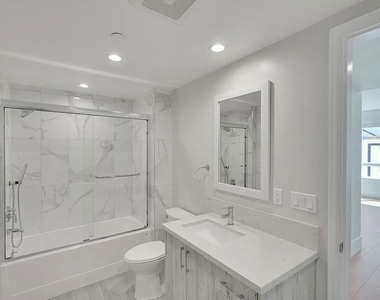 14419 Riverside Drive - Photo Thumbnail 12