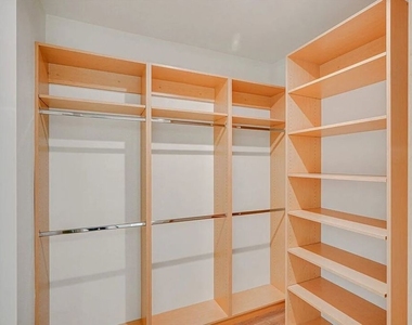 14419 Riverside Drive - Photo Thumbnail 23