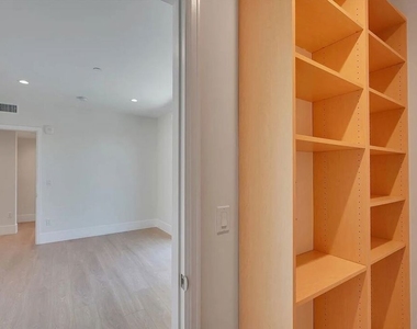 14419 Riverside Drive - Photo Thumbnail 19