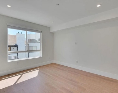 14419 Riverside Drive - Photo Thumbnail 17