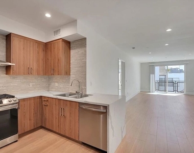 14419 Riverside Drive - Photo Thumbnail 1