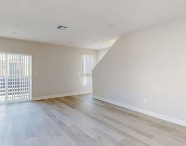 307 Rosemont Avenue - Photo Thumbnail 5