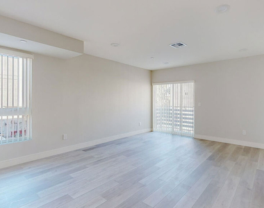 307 Rosemont Avenue - Photo Thumbnail 7