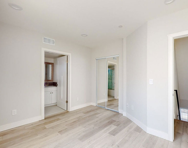 307 Rosemont Avenue - Photo Thumbnail 23
