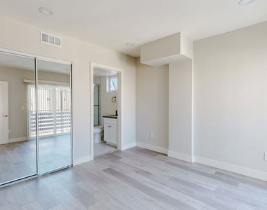307 Rosemont Avenue - Photo Thumbnail 25
