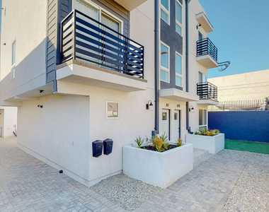 307 Rosemont Avenue - Photo Thumbnail 29