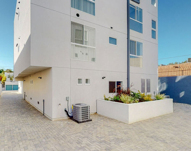 307 Rosemont Avenue - Photo Thumbnail 30