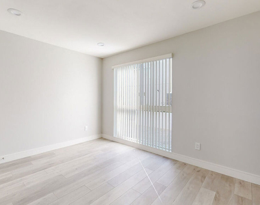 307 Rosemont Avenue - Photo Thumbnail 10