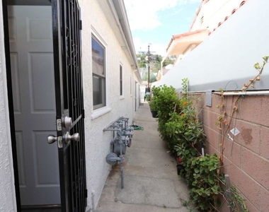 1805 Silver Lake Boulevard - Photo Thumbnail 16