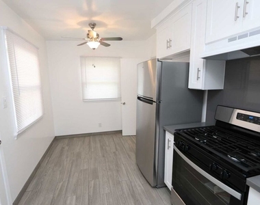 1805 Silver Lake Boulevard - Photo Thumbnail 5