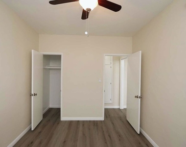 1805 Silver Lake Boulevard - Photo Thumbnail 13