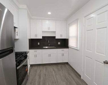1805 Silver Lake Boulevard - Photo Thumbnail 6
