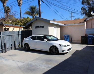 1805 Silver Lake Boulevard - Photo Thumbnail 20