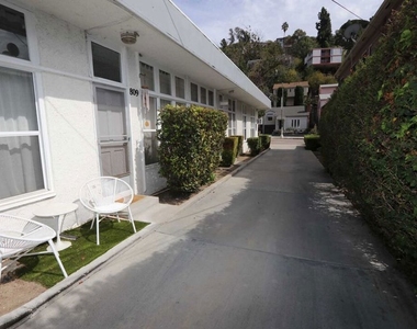 1805 Silver Lake Boulevard - Photo Thumbnail 17