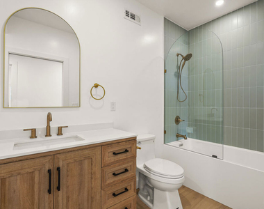 726 Pier Avenue - Photo Thumbnail 13