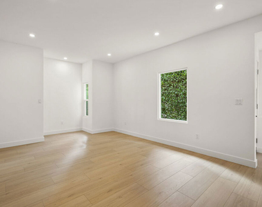726 Pier Avenue - Photo Thumbnail 3