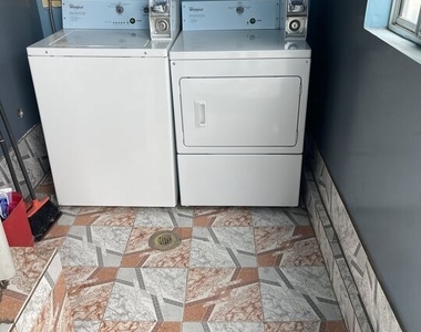 737 N Harvard Boulevard - Photo Thumbnail 5