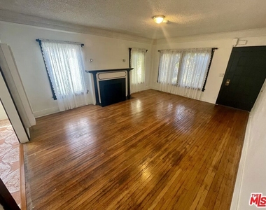 737 N Harvard Boulevard - Photo Thumbnail 10