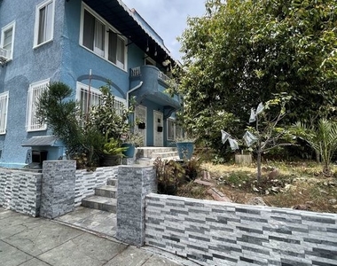 737 N Harvard Boulevard - Photo Thumbnail 2