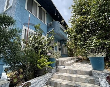 737 N Harvard Boulevard - Photo Thumbnail 8