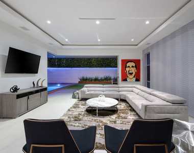6660 Colgate Avenue - Photo Thumbnail 5