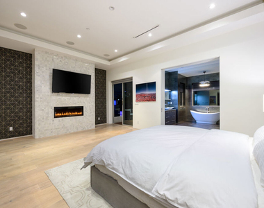 6660 Colgate Avenue - Photo Thumbnail 13