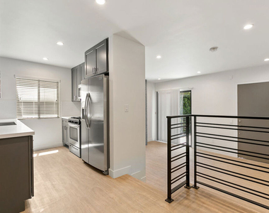 3314 S Mentone Avenue - Photo Thumbnail 8