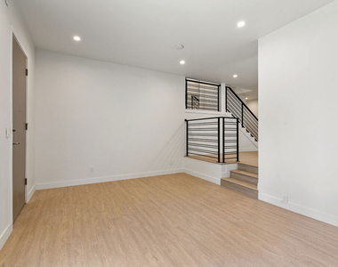 3314 S Mentone Avenue - Photo Thumbnail 10