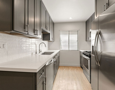 3314 S Mentone Avenue - Photo Thumbnail 6