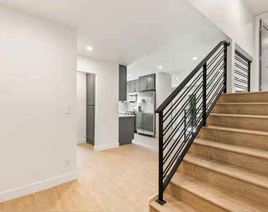 3314 S Mentone Avenue - Photo Thumbnail 3