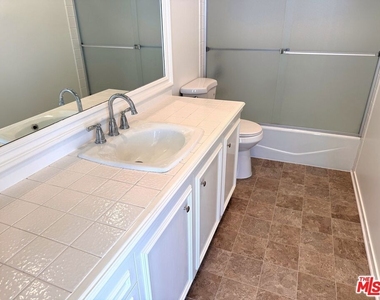 10430 Wilshire Boulevard - Photo Thumbnail 18