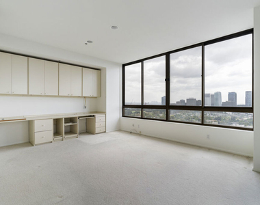 10430 Wilshire Boulevard - Photo Thumbnail 15