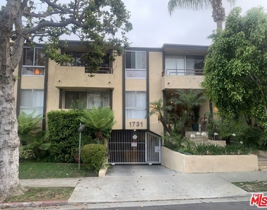 1731 Colby Avenue - Photo Thumbnail 13