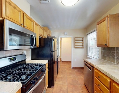 15031 Hartland Street - Photo Thumbnail 6