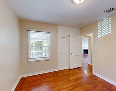 15031 Hartland Street - Photo Thumbnail 10
