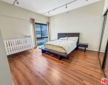 10445 Wilshire Boulevard - Photo Thumbnail 7