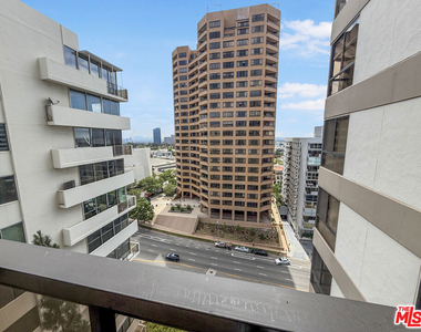 10445 Wilshire Boulevard - Photo Thumbnail 3