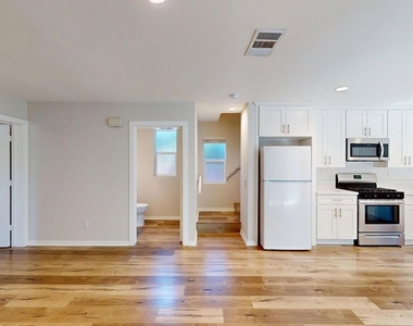 15033 Hartland Street - Photo Thumbnail 3
