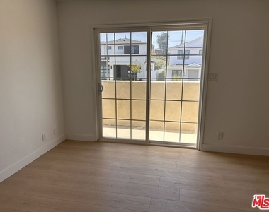 11960 Modjeska Place - Photo Thumbnail 12