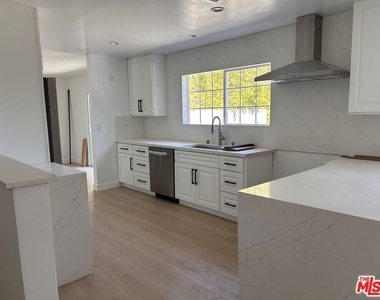 11960 Modjeska Place - Photo Thumbnail 14