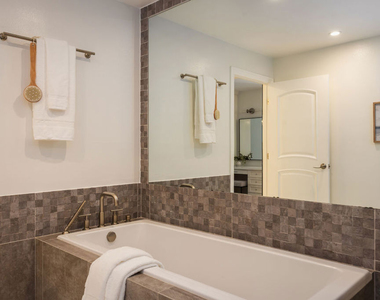 4460 Wilshire Boulevard - Photo Thumbnail 47