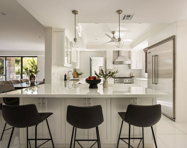 4460 Wilshire Boulevard - Photo Thumbnail 27
