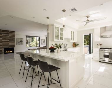 4460 Wilshire Boulevard - Photo Thumbnail 26