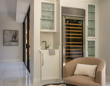 4460 Wilshire Boulevard - Photo Thumbnail 17