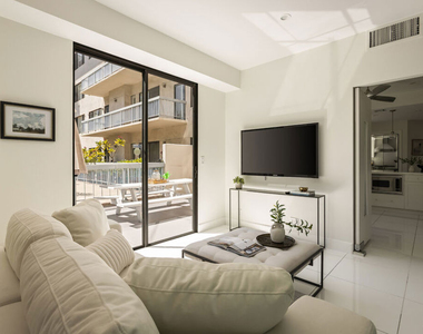 4460 Wilshire Boulevard - Photo Thumbnail 19