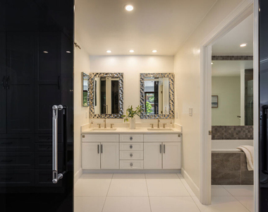 4460 Wilshire Boulevard - Photo Thumbnail 42