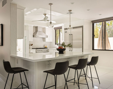 4460 Wilshire Boulevard - Photo Thumbnail 30