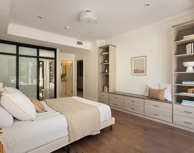 4460 Wilshire Boulevard - Photo Thumbnail 52
